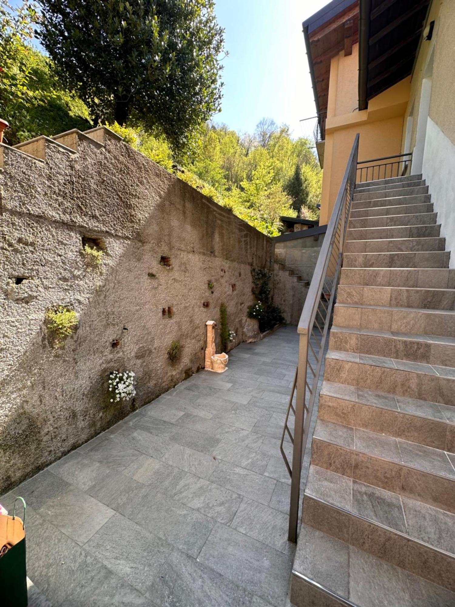 Little House Lezzeno Apartment ภายนอก รูปภาพ