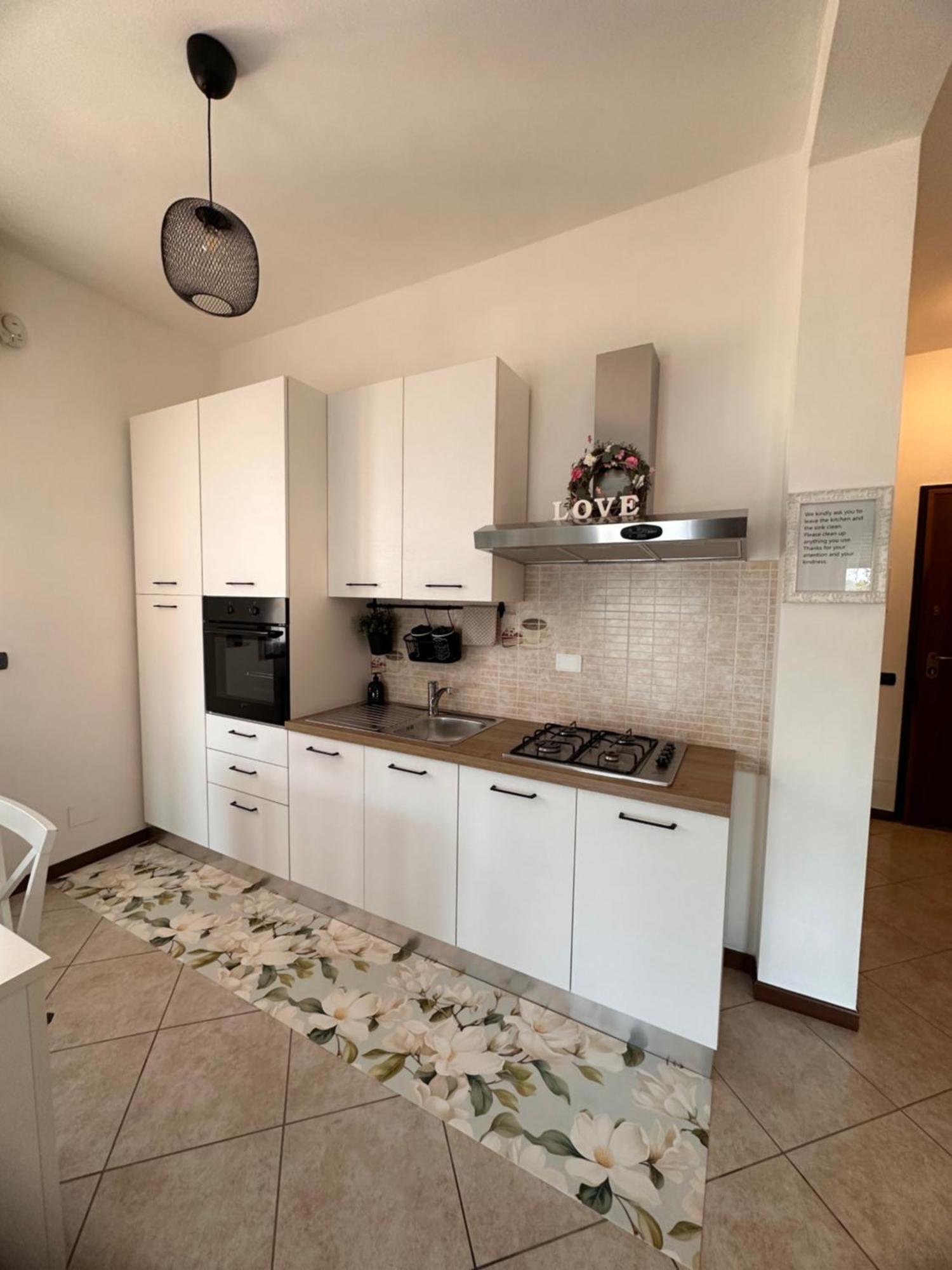 Little House Lezzeno Apartment ภายนอก รูปภาพ